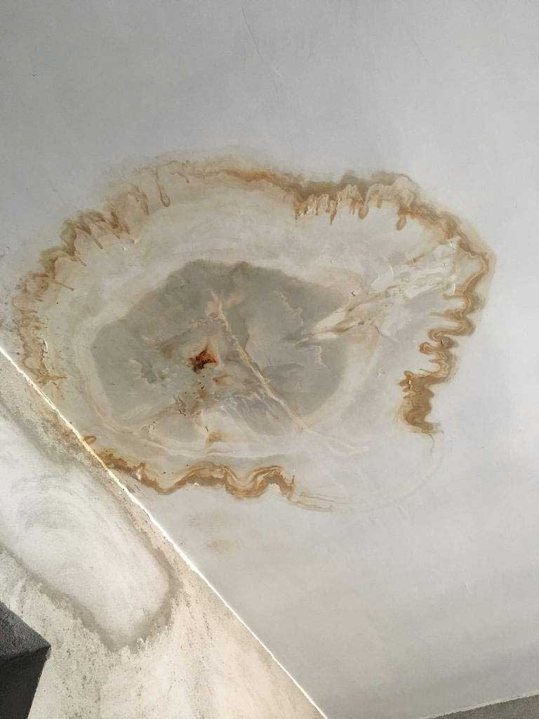室內(nèi)墻面滲漏，墻壁漏水